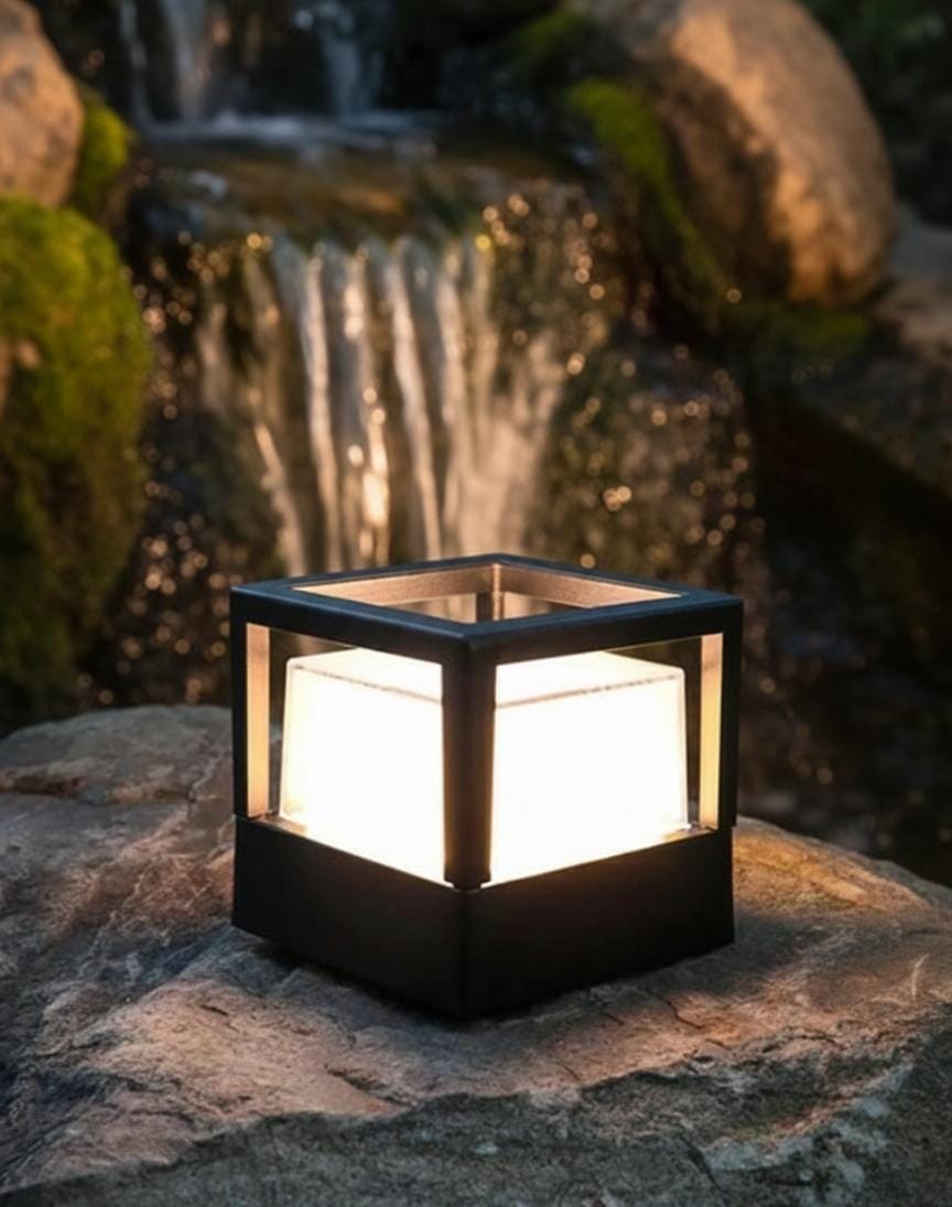 LX 81900 Small Gate Light